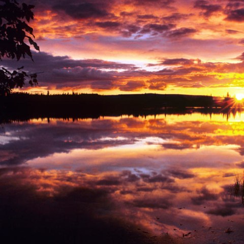 Radiant sunset photo over a lake